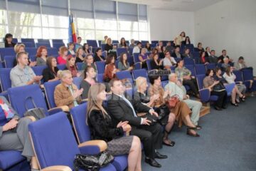 Dupa deschiderea oficiala, fiecrae facultate a organizat o ceremonie in inceput de an