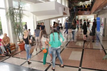 Studenții au revenit de ieri la cursuri