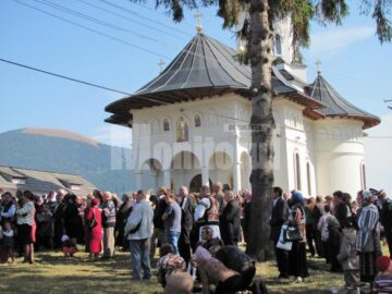 Ceremonia de sfințire a Bisericii din satul Dealul Floreni