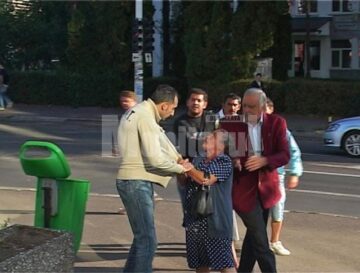 Scenele de violenta din fata Politiei municipiului Suceava