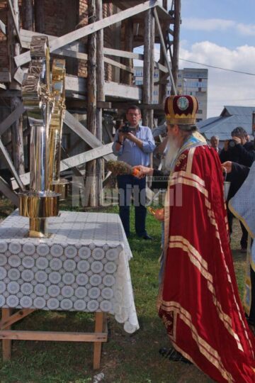 Slujba arhierească pentru sfințirea crucilor ce vor fi montate pe două cupole ale catedralei sucevene