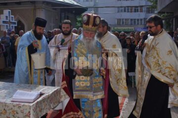 Slujba arhierească pentru sfințirea crucilor ce vor fi montate pe două cupole ale catedralei sucevene