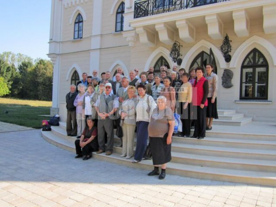 50 de membri ai Asociației Pensionarilor CFR, Filiala Suceava, în excursie la Iași