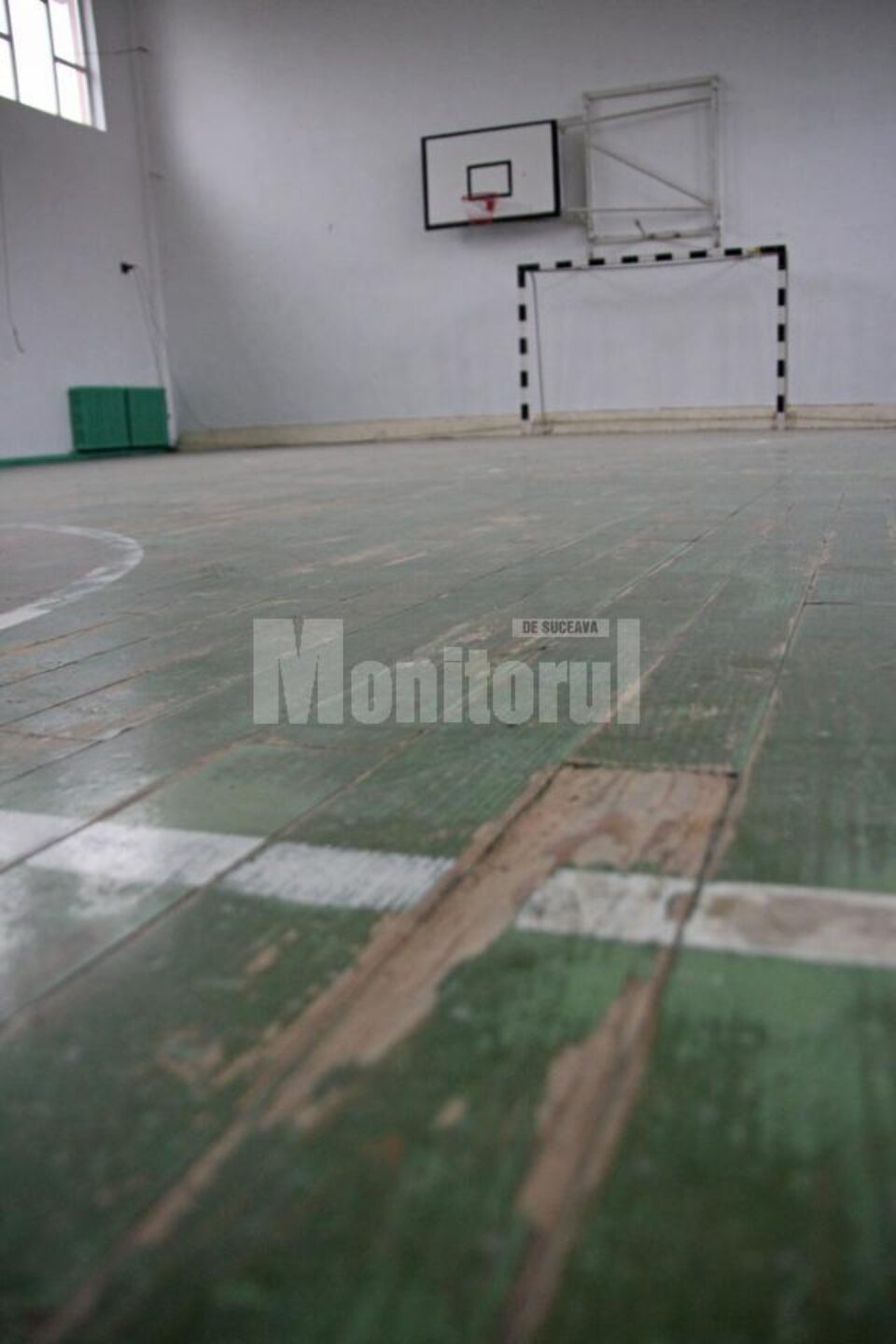 Sala de sport de la Școala 3 Suceava, renovată din gradația de merit a unui profesor