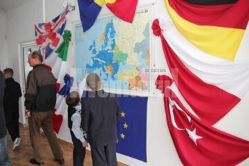 Universul celor 180 de copii și tineri de la Bivolărie, ale căror povești nu au fost niciodată rostite în cuvinte