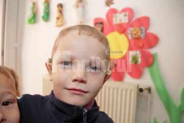 Prescolarii la primele lectii de limbaj mimico gestual