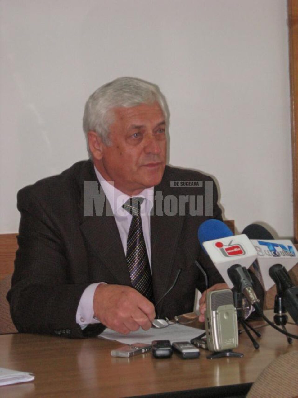 Șeful IȘJ, Gheorghe Lazăr, caută o soluție pentru achiziționarea de microbuze cu plata în rate.