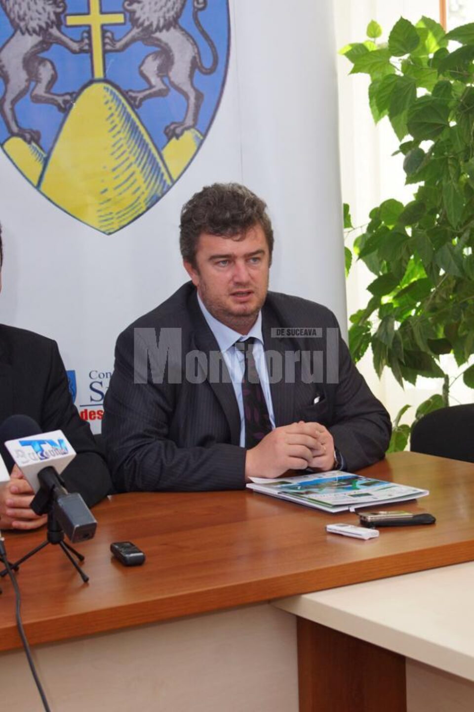 Cătălin Nechifor: „Mă bucur că la acest târg din Suceava au venit foarte mulți expozanți care au idei inovatoare în acest sens” Cătălin Nechifor: „Mă bucur că la acest târg din Suceava au venit foarte mulți expozanți care au idei inovatoare în acest sens”