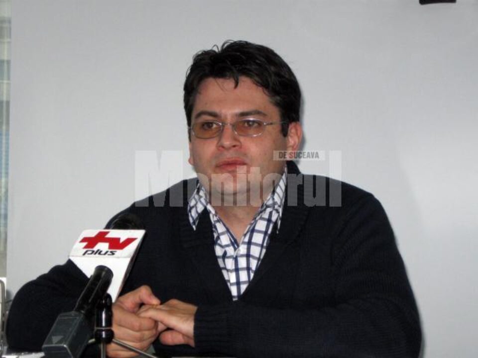 Adrian Popescu: „Ținând cont de distanța și de căile de acces din zona menționată, cazurile din satul Brodina de Sus sunt internate la Spitalul Municipal Rădăuți” Adrian Popescu: „Ținând cont de distanța și de căile de acces din zona menționată, cazurile din satul Brodina de Sus sunt internate la Spitalul Municipal Rădăuți”