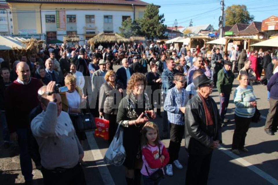 Sucevenii s-au grăbit să fie prezenți la prima ediție a Festivalului Mustului