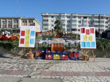 Sărbătoarea pomicultorilor din Fălticeni s-a desfășurat în Piața „Nada Florilor”