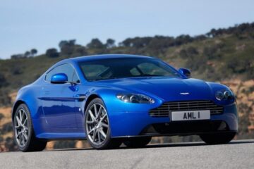 Aston Martin aplică retușuri fine pe V8 Vantage