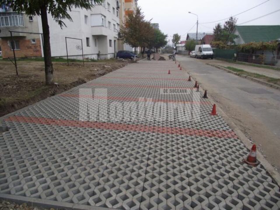 De aproape o săptămână au demarat lucrările de amenajare la prima parcare ecologică, pe strada Ana Ipătescu