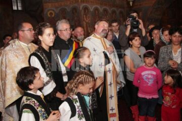 O reproducere a Icoanei „Pantanassa” de pe Muntele Athos a ajuns aseară la Biserica Sf. Dumitru din Suceava