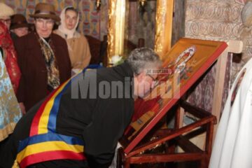 O reproducere a Icoanei „Pantanassa” de pe Muntele Athos a ajuns aseară la Biserica Sf. Dumitru din Suceava