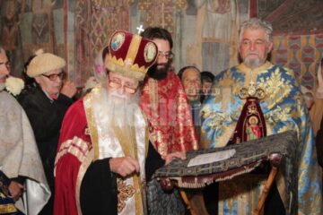 O reproducere a Icoanei „Pantanassa” de pe Muntele Athos a ajuns aseară la Biserica Sf. Dumitru din Suceava