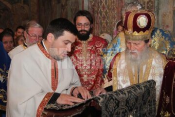 O reproducere a Icoanei „Pantanassa” de pe Muntele Athos a ajuns aseară la Biserica Sf. Dumitru din Suceava