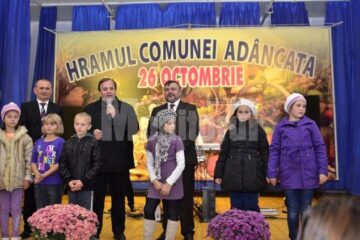 Bălan și Flutur au fost alături de locuitorii din Adâncata la hramul comunei