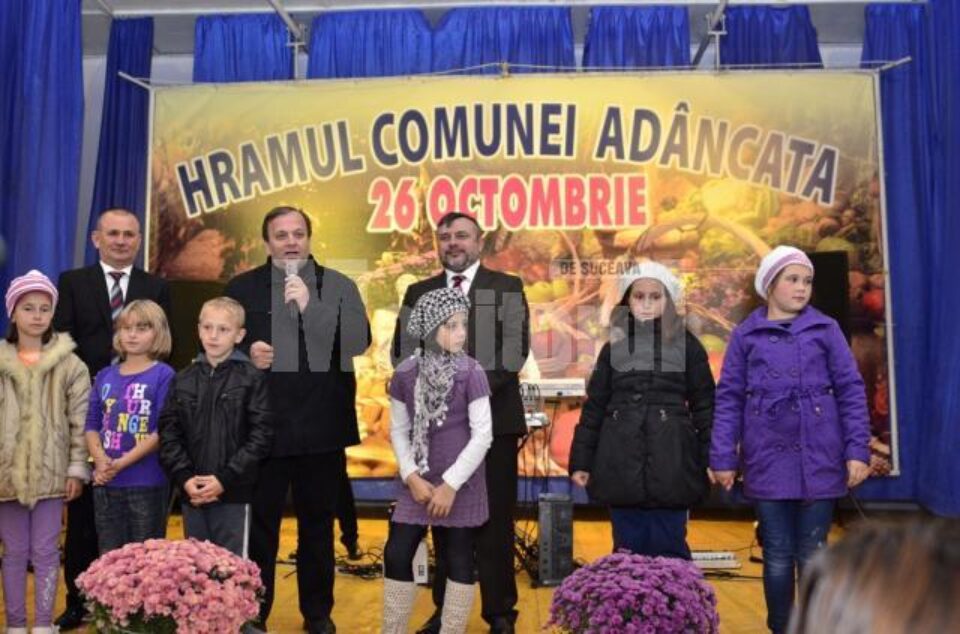 Bălan și Flutur au fost alături de locuitorii din Adâncata la hramul comunei