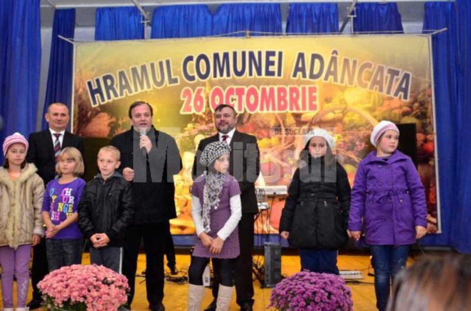 Ioan Bălan și Gheorghe Flutur, alături de primarul Viorel Cucu, la hramul comunei Adâncata