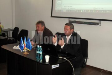 Primarul orașului Gura Humorului, Marius Ursaciuc, și managerul de proiect, Lucrețiu Gabor