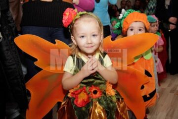 Grădinița „Prichindel” a organizat ieri a VII-a ediție a Carnavalului toamnei