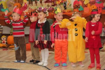 Grădinița „Prichindel” a organizat ieri a VII-a ediție a Carnavalului toamnei