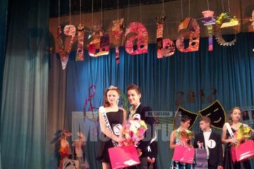 Titlul de Miss Boboc a fost obținut de Oana Ursu, iar Mister Boboc a fost ales Flavius Rusu