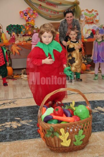 Grădinița „Prichindel” a organizat ieri a VII-a ediție a Carnavalului toamnei