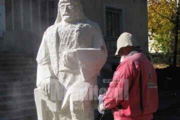 Sculptura este opera maestrului Ion Maftei