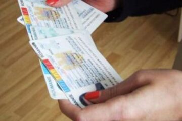 Tânăra s-a folosit de actul de identitate al unei alte persoane, pentru a obține mai multe credite
