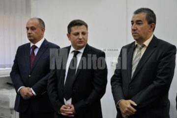 Alexandru Băișanu (stânga), Octavian Ilisoi (centru) și Florin Sinescu (dreapta)