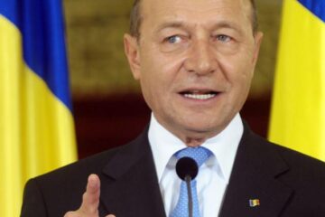 Băsescu: Demagogia politică a blocat multe investiții în România