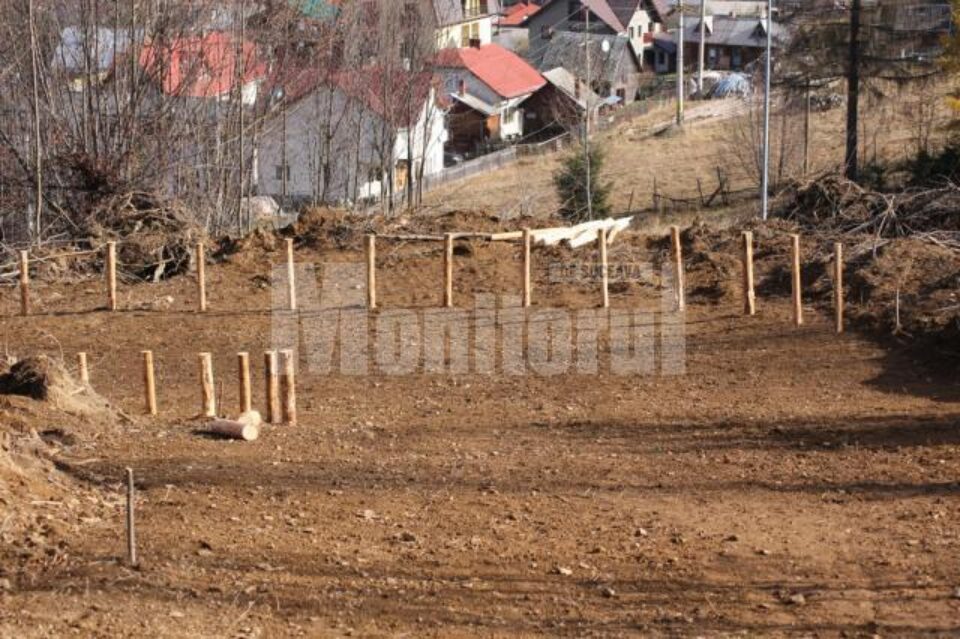 Lucrările la pârtia de sanie de stradă din Vatra Dornei continuă fără nici o jenă, deși autorizația de construcție nu există