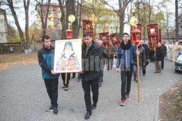 Procesiune in curtea Spitalului Vechi Suceava