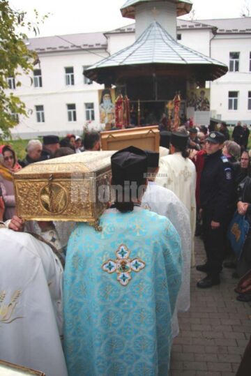 Procesiune in curtea Spitalului Vechi Suceava