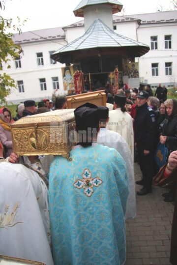 Zeci de credinciosi au luat parte la procesiune