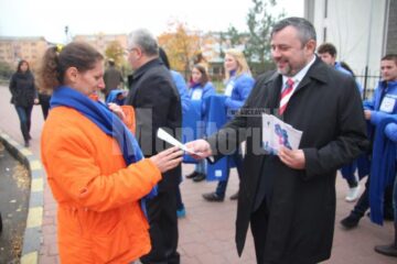 Deputatul PDL de Suceava Ioan Bălan, care candidează pentru un nou mandat din partea ARD în Colegiul uninominal 2 pentru Camera Deputaților, și-a început campania în forță din cartierul Burdujeni