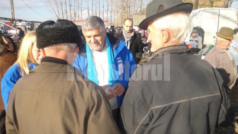 Omul de afaceri Dumitru Mihalescul, care candidează din partea Alianței România Dreaptă (ARD) pentru funcția de deputat în Colegiul 7 Vicov-Putna, s-a întâlnit cu cetățenii din comunele Bilca, Vicovu de Sus și Horodnic de Sus