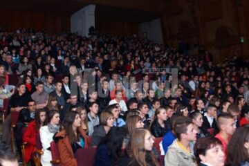 Sala Casei de Cultură Suceava a fost arhiplină