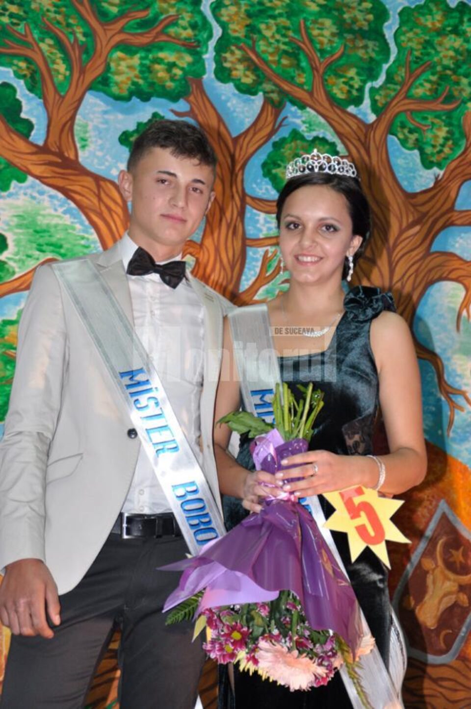 Mister Boboc a fost ales Gavril Racari iar Miss Boboc a fost desemnată Domnica Circu Mister Boboc a fost ales Gavril Racari iar Miss Boboc a fost desemnată Domnica Circu