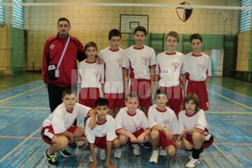 Echipa de minivolei a Clubului Sportiv Școlar Nicu Gane Fălticeni nu a avut adversar în turneul de la Botoșani