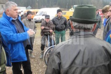 Dumitru Mihalescul, care candidează din partea Alianței România Dreaptă (ARD) pentru funcția de deputat, a avut în această săptămână o serie de întâlniri cu cetățenii din Colegiul 7 Vicov-Putna