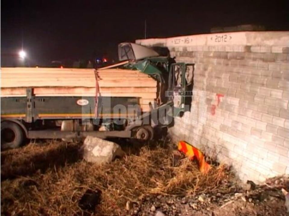 Accident cu trei morți din cauza nesemnalizării unuia dintre pilonii șoselei de centură