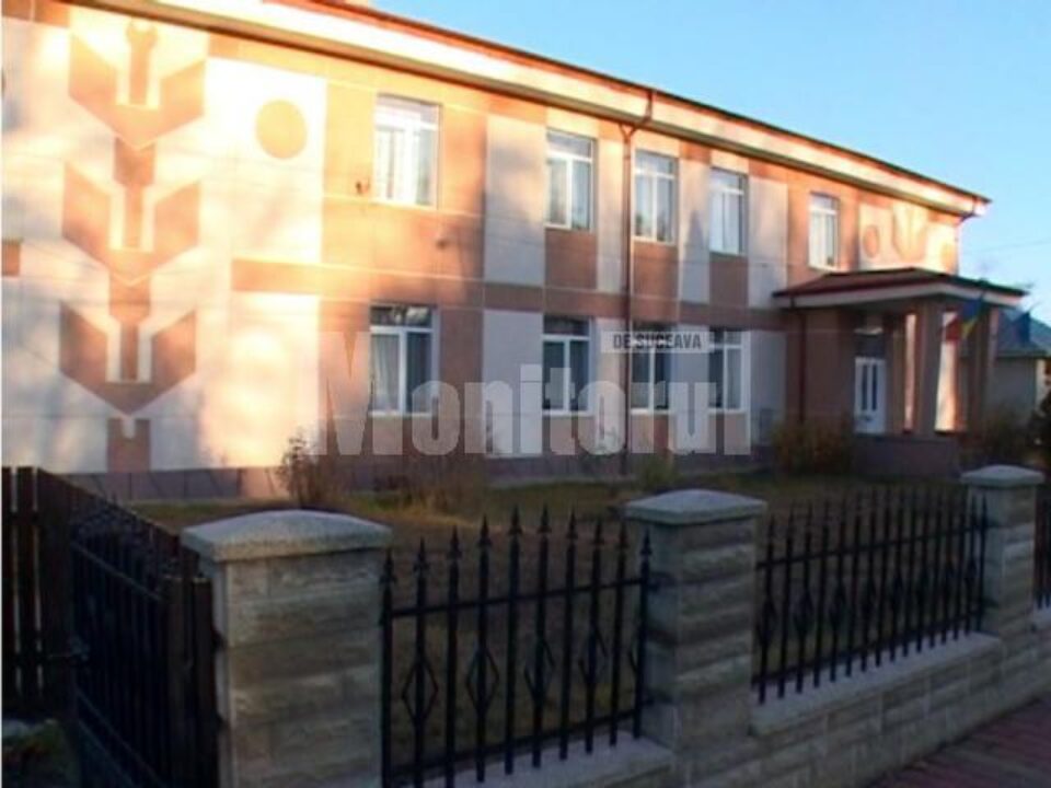 Școala, biserica și dispensarul din Măriței, vandalizate într-o singură noapte de indivizi necunoscuți