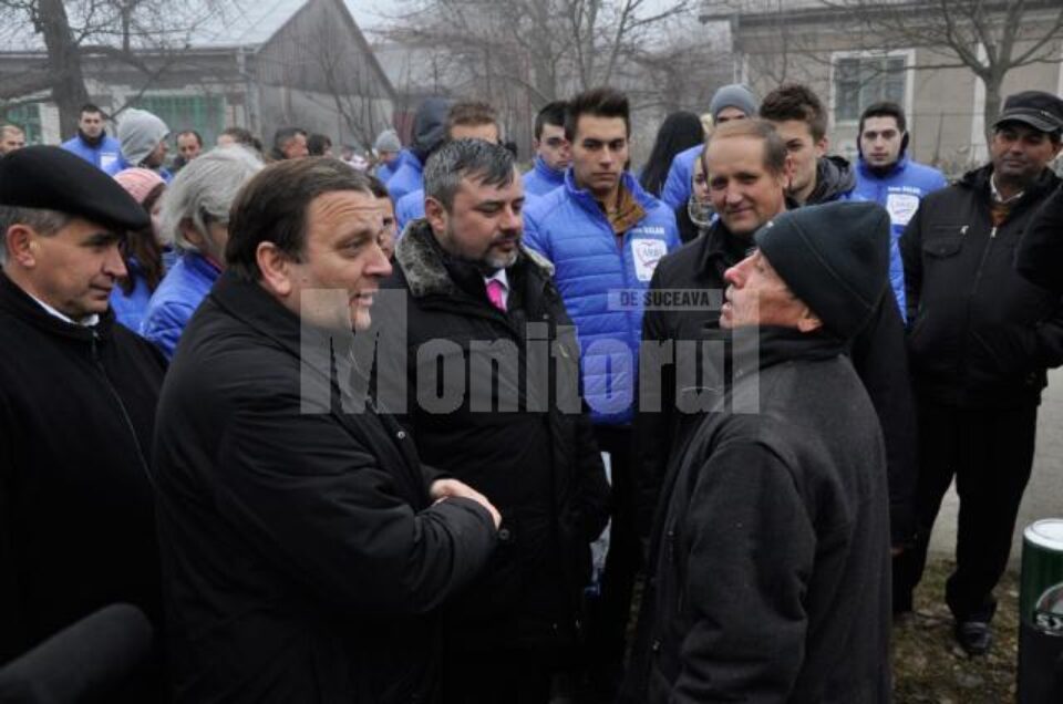 Ioan Bălan și Gheorghe Flutur au dus vești bune sătenilor din Lipoveni