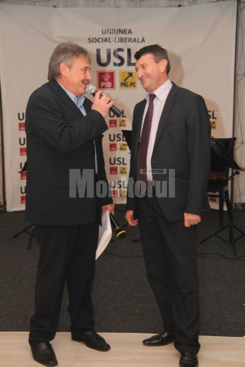 Marius Ursaciuc și primarul PDL al orașului Frasin, la lansarea candidaților USL