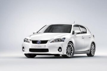 Lexus CT 200h se luptă în clasa compactă cu modelele germane