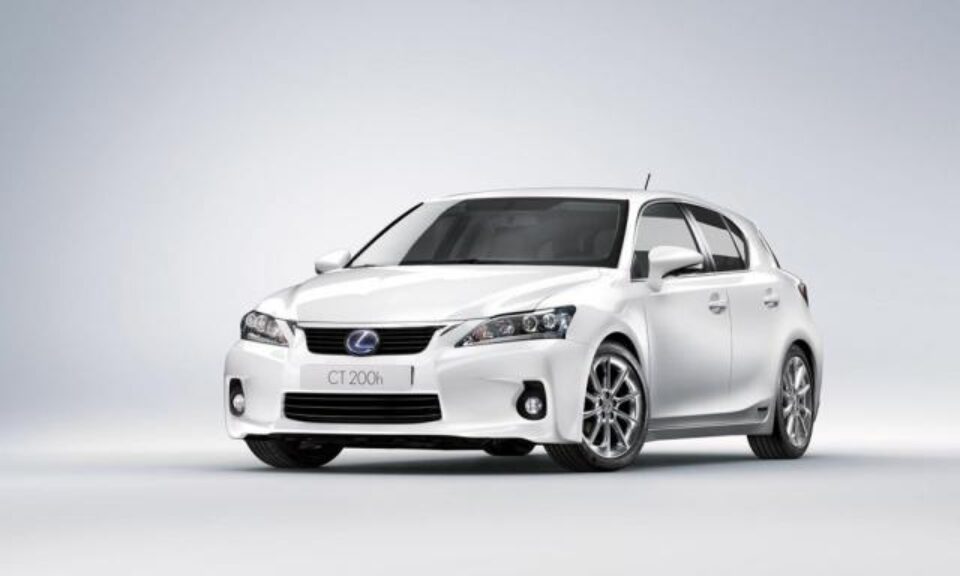 Lexus CT 200h se luptă în clasa compactă cu modelele germane