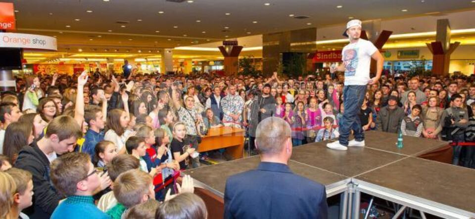 Peste 98.000 de persoane au trecut pragul Iulius Mall Suceava, în weekendul promoțiilor
